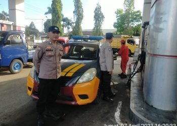 Angota Polsek Rangkasbitung Polres Lebak Mendekati Idul Fitri Melaksanakan Giat Monitoring Stok BBM di SPBU Rangkasbitung