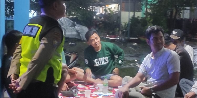 Antisipasi 3C (Curat, Curas, Curanmor), Gank Motor, perang sahur menjelang sahur dan gangguan Kriminalitas lainnya, Polsek Anyar Polres Cilegon Polda Banten laksanakan Patroli Mobile Blue Light dan Dialogis di kewilayahan