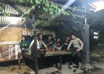 Kanit Binmas Polsek Wanasalam Polres Lebak Kontrol Pos Ronda Sampaikan Pesan Kamtibmas