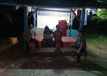 Bhabinkamtibmas Polsek Bojonegara Polres Cilegon Polda Banten,Kontrol Pos Kamling laksanakan Komunikasi Kamtibmas dengan Petugas Satkamling