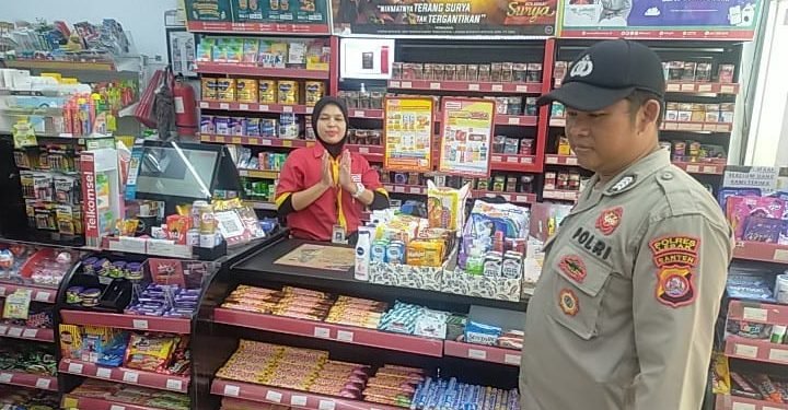 Antisipasi Penguntil Anggota Polsek Rangkasbitung Polres Lebak Patroli Ke Toko Waralaba
