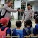 Bhabinkamtibmas Polsek Muncang Patroli dialogis berikan pesan pesan Kamtibmas kepada anak anak sekolah
