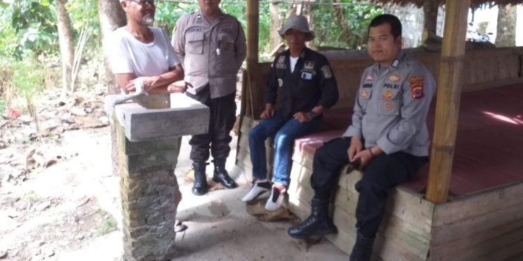 Panit I Samapta dan Bhabinkamtibmas Polsek warunggunung warunggunung Polres Lebak Sambangi Warga Binaan