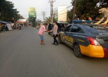 Polsek Malingping Polres Lebak Laksanakan Patroli Dialogis Sambil Beri Himbauan Kamtibmas Kepada Warga
