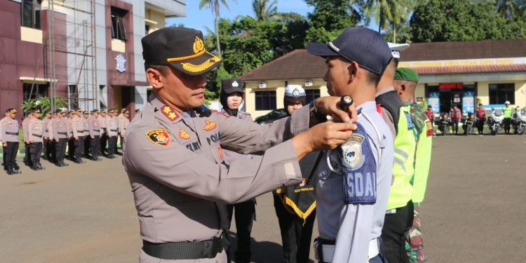 Kapolres Pandeglang Pimpin Apel Gelar Pasukan Operasi Ketupat Maung 2023