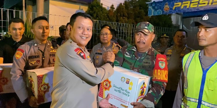 Usai Buka Puasa Bersama, Kapolda Banten Kembali Sapa Pemudik di Pelabuhan Merak