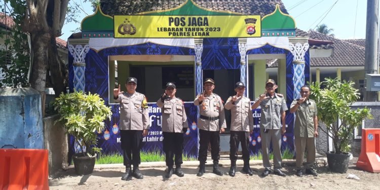 Polsek Wanasalam Polres Lebak Melaksanakan Pos Jaga Lebaran 2023 di Wisata Pantai Tanjung Panto
