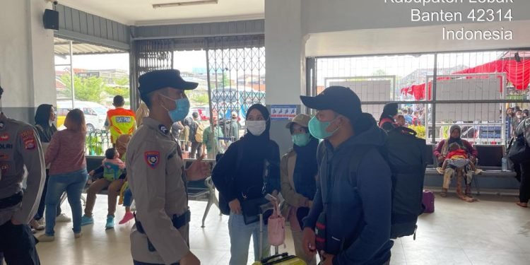 Sampaikan Pesan Kamtibmas Anggota Polsek Rangkasbitung Polres Lebak Lasksanakan Edukasi