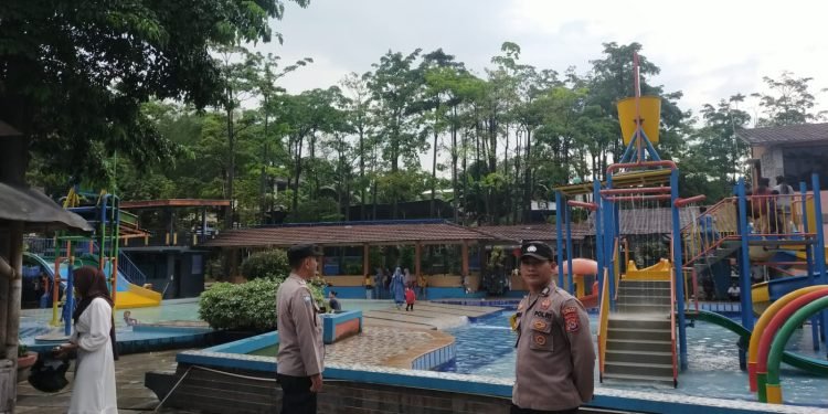 Pastikan Kondusif Anggota Polsek Rangkasbitung Polres Lebak Laksanakan Giat Pengamanan di Wisata BIM