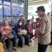 Kaposyan dan Anggota Polsek Rangkasbitung Polres Lebak Berikan Edukasi Kamtibmas Kepenumpang KRL Rangkasbitung