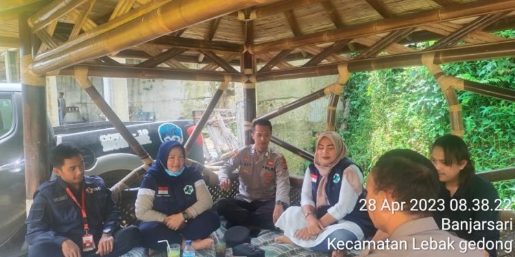 Menerima Aspirasi Warga Masyarakat, Wujudkan Lebakgedong Aman Dan Kondusif, Kapolsek Lebakgedong Polres Lebak  Gelar Jumat Curhat