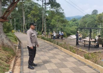 Monitoring Pengunjung Wisata D’Mangku Farm, Personel Polsek Mancak Polres Cilegon Polda Banten Pastikan Situasi Tetap Tertib Dan Kondusif