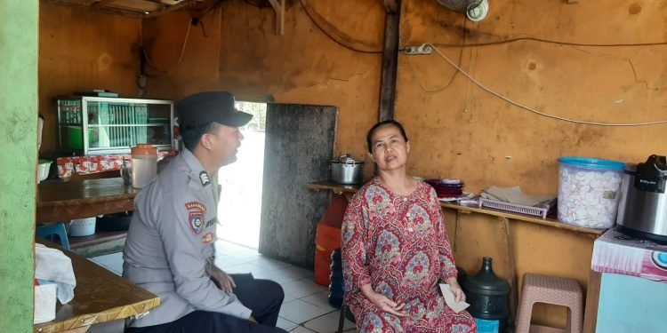 Bhabinkamtibmas Polsek warunggunung Polres Lebak Sambangi warga masyarakat