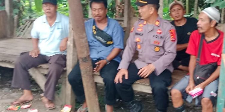 Dekatkan Diri Dengan Warga Masyarakat,Kapolsek Rangkasbitung Polres Lebak Giat Sambang