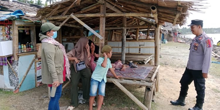Guna Ciptakan Situasi Kondusif Bhabinkamtibmas Polsek Wanasalam  Polres Lebak Laksanakan Giat Program Quick Wins Presisi POLRI