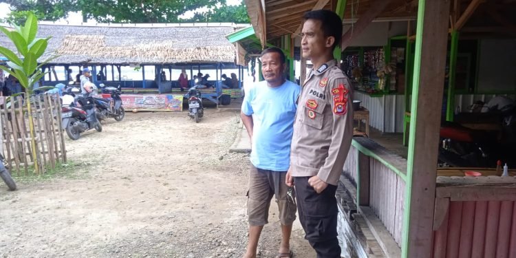 Bhabinkamtibmas Polsek Wanasalam Polres Lebak Rutin Laksanakan Giat Sambang Dan Silaturahmi Dengan Warga