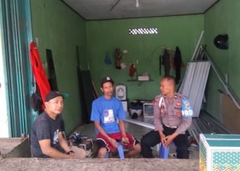 Menjaga Kamtibmas, Kanit Provos Polsek Cimarga Polres Lebak Sambangi Warga Kampung Palayangan Desa Margajaya