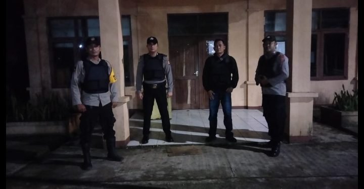 Angota Polsek Cirinten Polres Lebak Melaksanakan Kegiatan Patroli dan Berikan Himbauan Kamtibmas