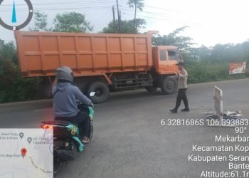 Pastikan Arus Lalin Lancar Polsek Kopo Polres Serang Laksanakan Strong Point Pagi