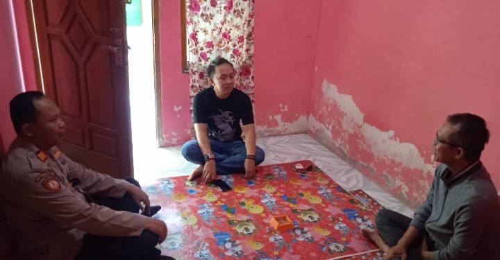 Kapolsek Wanasalam Polres Lebak Sambang Warga, Sampaikan Pesan Kamtibmas