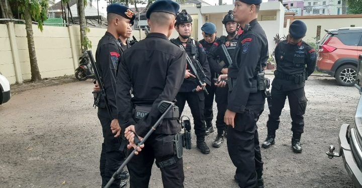 Satbrimob Polda Banten Laksanakan Sterilisasi di Beberapa Gereja Jelang Perayaan Paskah