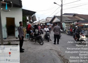 Kegiatan Rutin Yang Ditingkatkan Polsek Kopo Polres Serang Memberikan Himbauan Antisipasi Gangguan Kamtibmas Saat Hari Libur