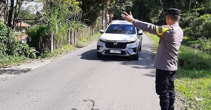 Wujud Nyata Pelayanan Pada Masyarakat, Polsek Lebakgedong Polres Lebak Laksanakan Strong Point
