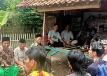 Dengan Acara Jum’at Curhat, Kapolsek Kragilan Polres Serang Dengar Keluh Kesah Masyarakat Kragilan