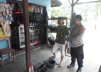 Ini Yang di Sampaikan Bhabinkamtibmas Polsek Wanasalam Polres Lebak, Saat Sambang Bengkel Motor