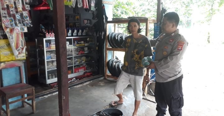 Ini Yang di Sampaikan Bhabinkamtibmas Polsek Wanasalam Polres Lebak, Saat Sambang Bengkel Motor