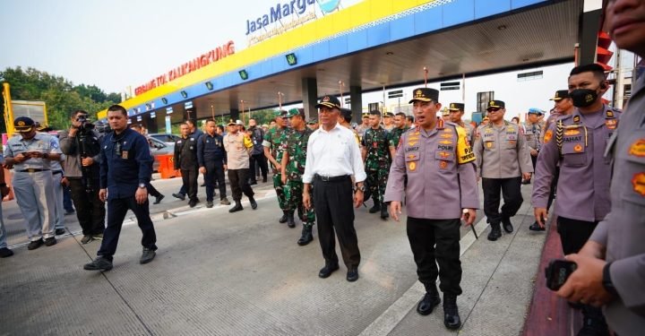 Tinjau Mudik di Jateng, Kapolri Instruksikan Mantapkan Sosialisasi Rekayasa Lalin dan Pengaturan Rest Area