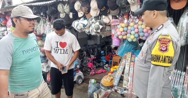 Bhabinkamtibmas Polsek Wanasalam Polres Lebak Berikan Pelayanan dan Edukasi Kepada Warga Masyarakat