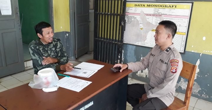 Dialog Dengan warga Ini Cara Bhabinkamtibmas Polsek Wanasalam Polres Lebak Sampaikan Pesan Kamtibmas