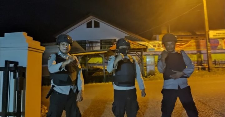 Guna kewaspadaan dan kesiap siaagan personil Polsek Sajira gelar sispam mako