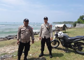 Patroli Area Wisata, Ini Cara Anggota Pos Jaga Wisata Tanjung Panto Polsek Wanasalam Polres Lebak Ciptakan Situasi Kamtibmas Yang Aman, nyaman Dan Kondusif