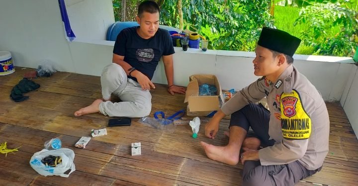 Bhabinkamtibmas Polsek Cileles Sambang Warga Untuk Wujudkan Kemitraan Dalam Jaga Kamtibmas