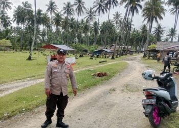 Anggota Pos Jaga Wisata Tanjung Panto Polsek Wanasalam Polres Lebak Ciptakan Situasi Kamtibmas Yang Aman, nyaman Dan Kondusif