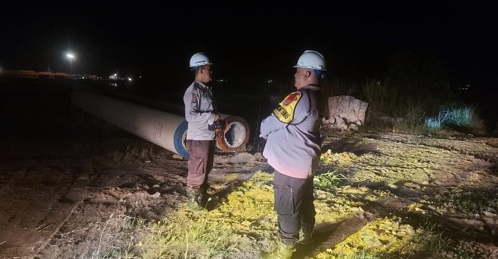 Sambangi Security, Bhabinkamtibmas Polsek Bojonegara Polres Polda Banten Berikan Arahan