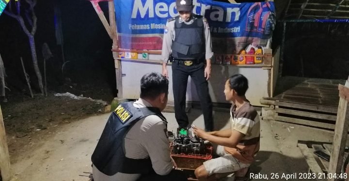 Bhabinkamtibmas Polsek Bojongmanik Polres Lebak Patroli Sambangi Bengkel Sepeda Motor
