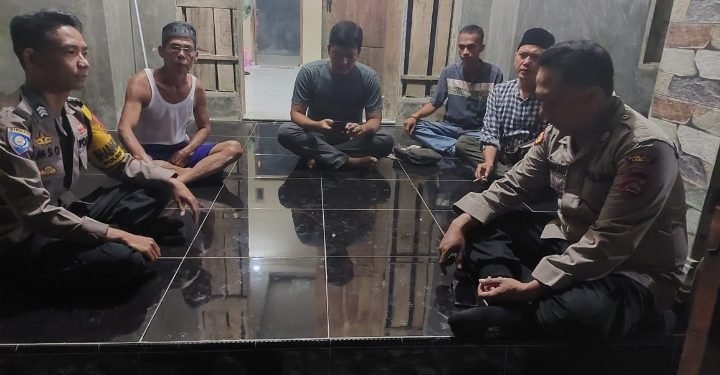 Patroli Malam, Ka Spkt I Polsek Cimarga Polres Lebak Ajak Warga Jaga Kondisifitas