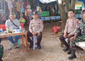 Berikan Rasa Aman Anggota Pospam Wisata Sawarna Polsek Bayah Polres Lebak Pantau Lokasi Pantai Sawarna