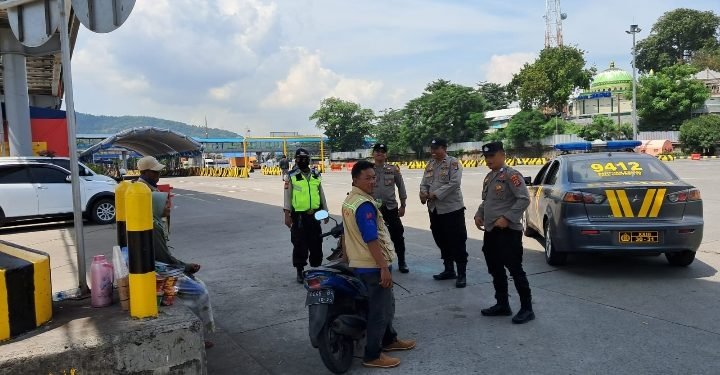 Menjaga Harkamtibmas, Personel Polsek Kskp Merak Polres Cilegon Polda Banten Laksanakan Sambang dan Patroli Dialogis