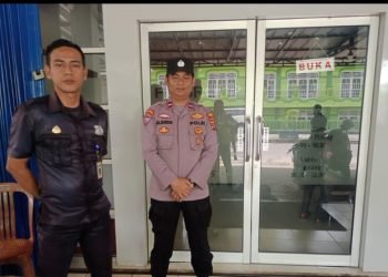Pastikan Aman Bhabinkamtibmas Polsek Rangkasbitung Polres Lebak Patroli dan Minitoring Kantor FIF Pasca Lebaran