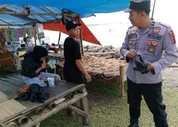 Dialog Dengan warga Ini Cara Bhabinkamtibmas Polsek Wanasalam Polres Lebak Sampaikan Pesan Kamtibmas