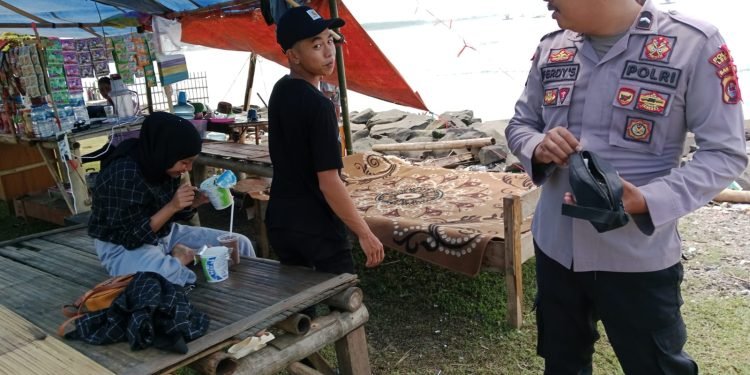 Dialog Dengan warga Ini Cara Bhabinkamtibmas Polsek Wanasalam Polres Lebak Sampaikan Pesan Kamtibmas