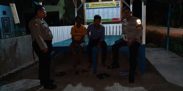 Bhabinkamtibmas Polsek Bojonegara Polres Cilegon Polda Banten,Kontrol Pos Kamling laksanakan Komunikasi Kamtibmas dengan Petugas Satkamling
