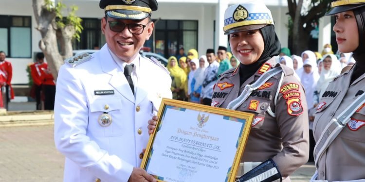 Peringatan Hari Kartini Tahun 2023 16 Polwan Terima Penghargaan Dari Walikota Cilegon