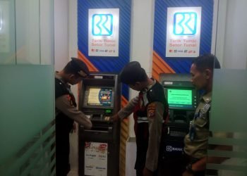 Jaga situasi Kamtibmas tetap kondusif, Kijang 905 patroli Sat Samapta Polres Serang melaksanakan patroli penjagaan di malam hari