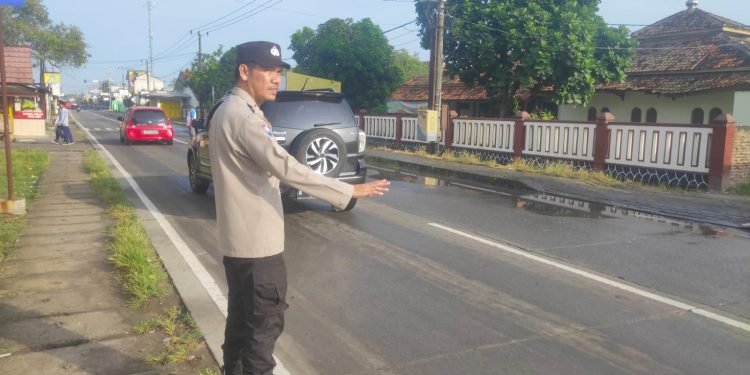 Melalui Strong Point Pagi, Polsek Tirtayasa Polres Serang Hadir di Tengah Masyarakat