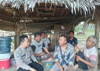 Eratkan Silaturahmi & Komunikasi aktif, Personil Polsek Cibeber sambangi masyarakat Cibeber
